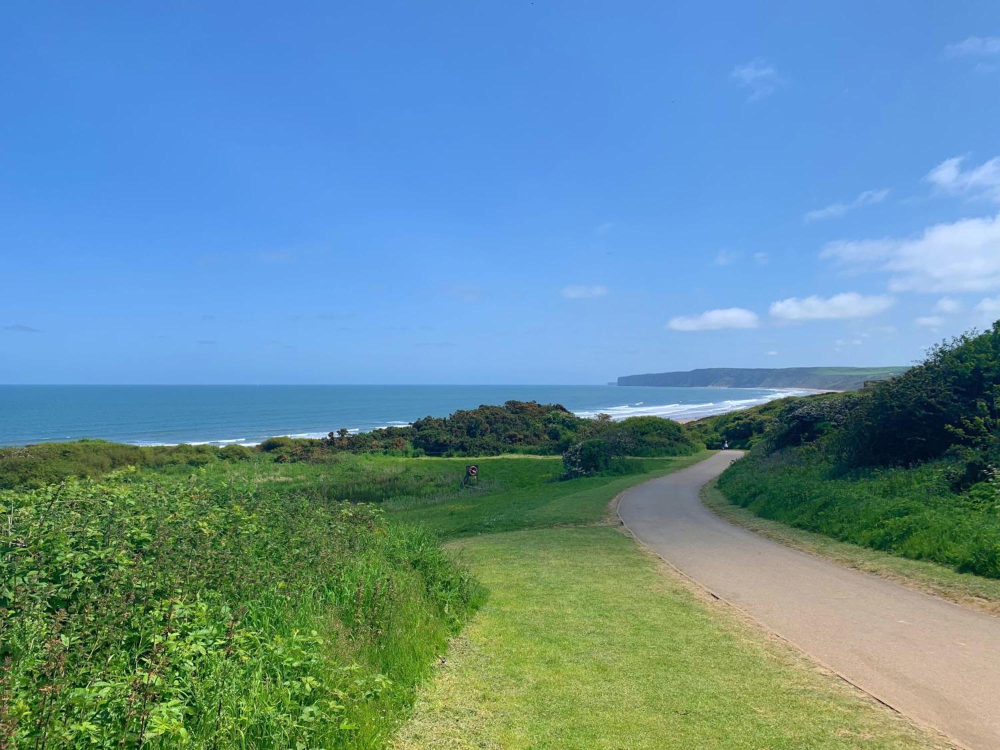 Family Tides At The Bay Filey, Sleeps 5-6, 2 Dogs Welcome For Free Too Holiday home Filey
